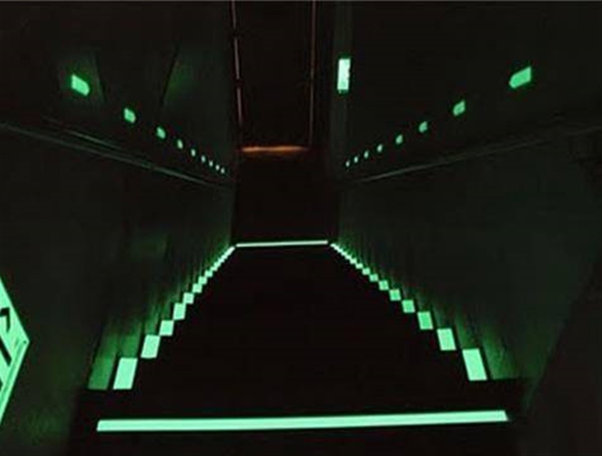 Karanlıkta Işık Veren 4 Metre Fosforlu Şerit Bant